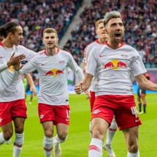 爱游戏-多特蒙德主力中场遭受伤病困扰，支柱缺阵()